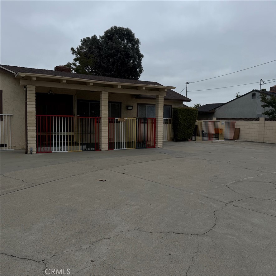 744 N East