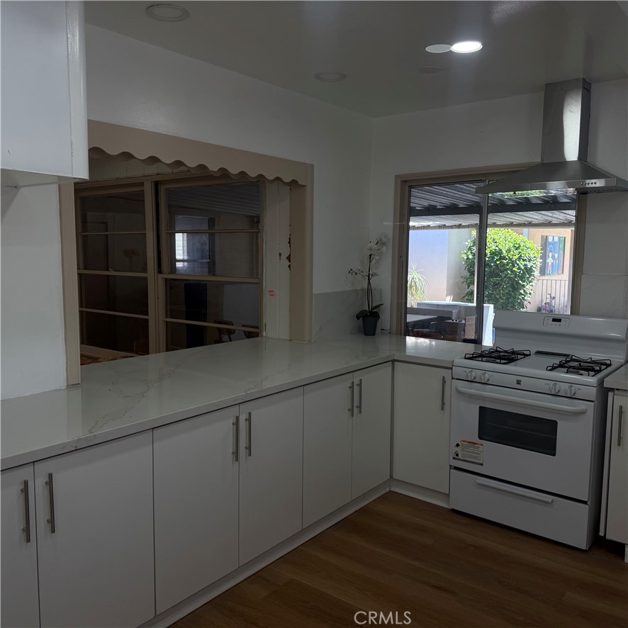 744 N East
