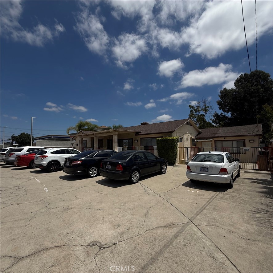 744 N East