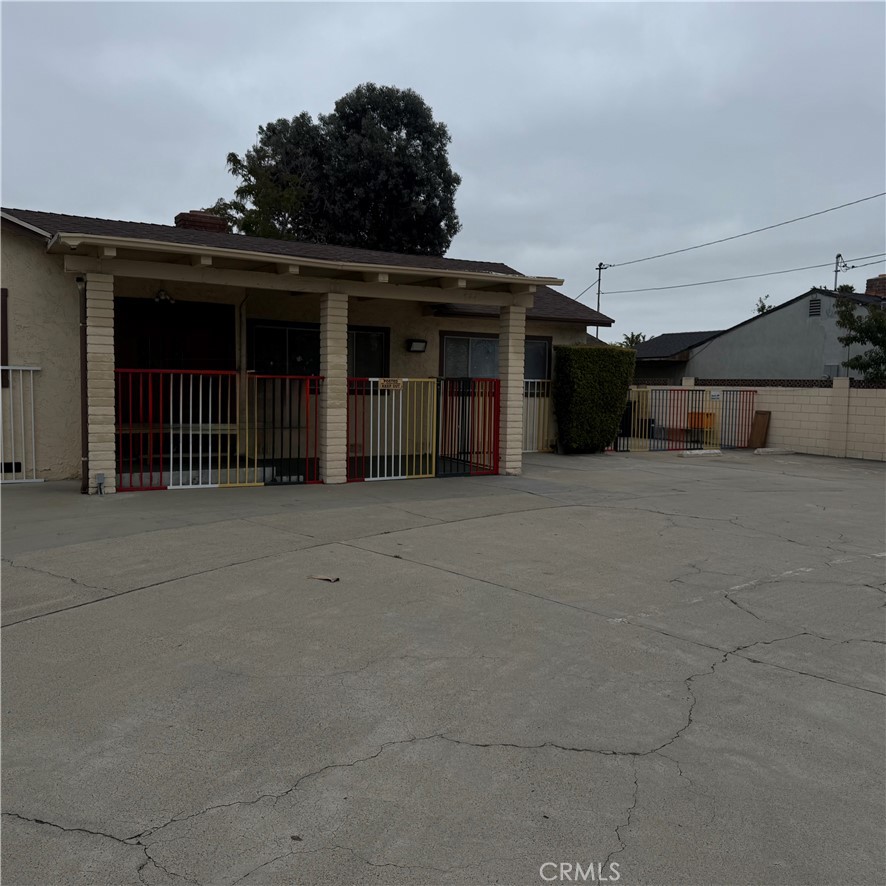 744 N East