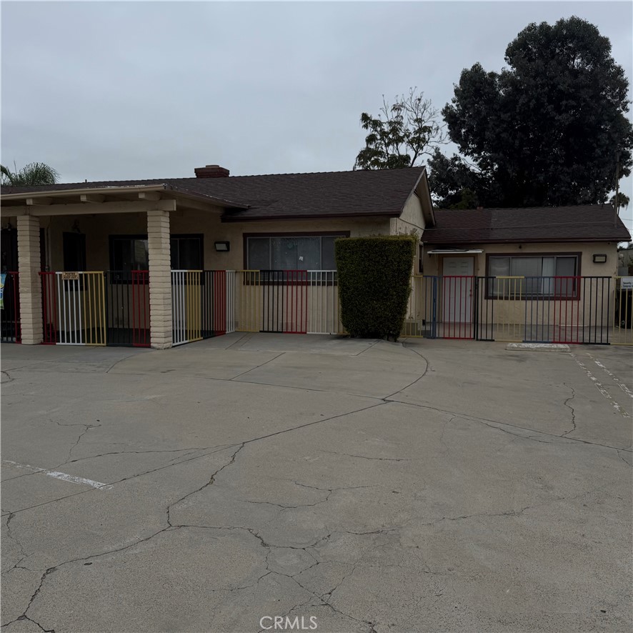 744 N East