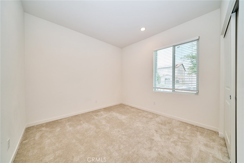 2622 E Embry Lane
