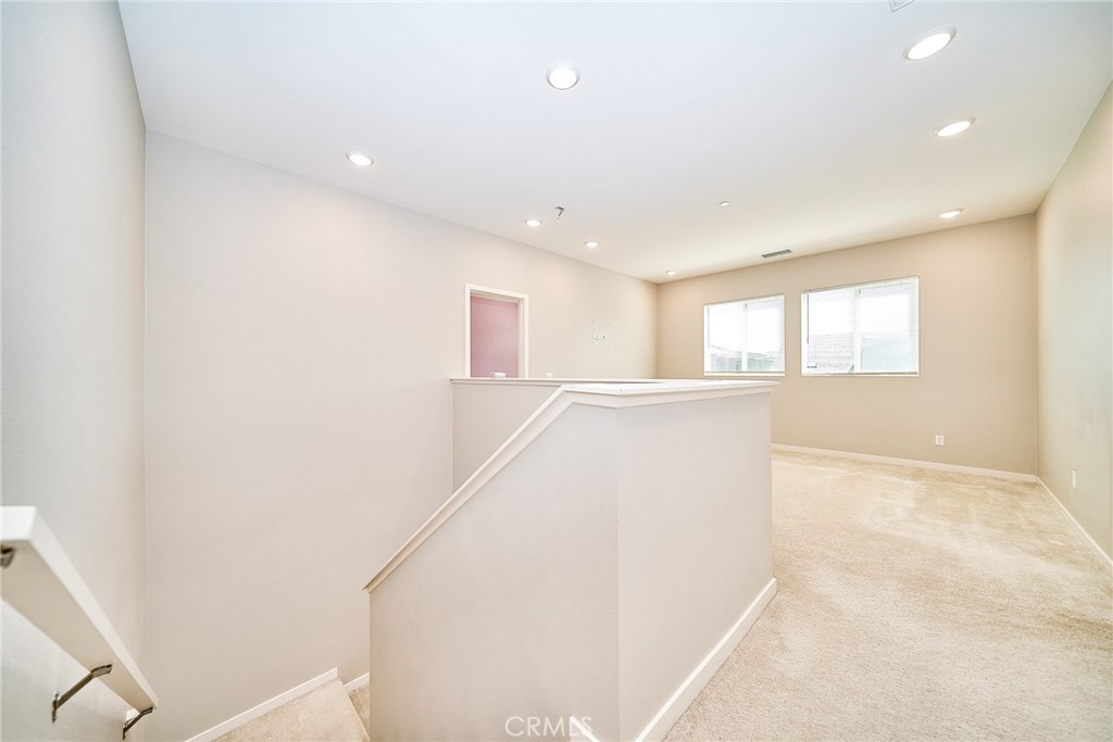 2622 E Embry Lane