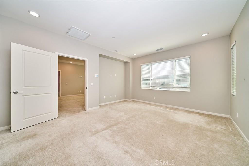 2622 E Embry Lane