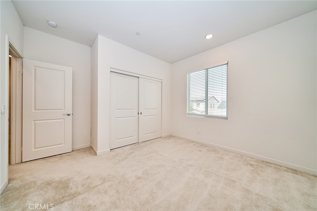 2622 E Embry Lane