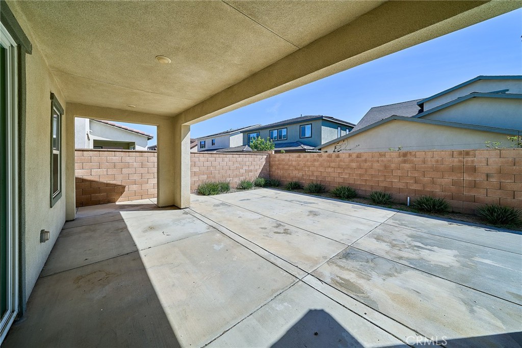 2622 E Embry Lane