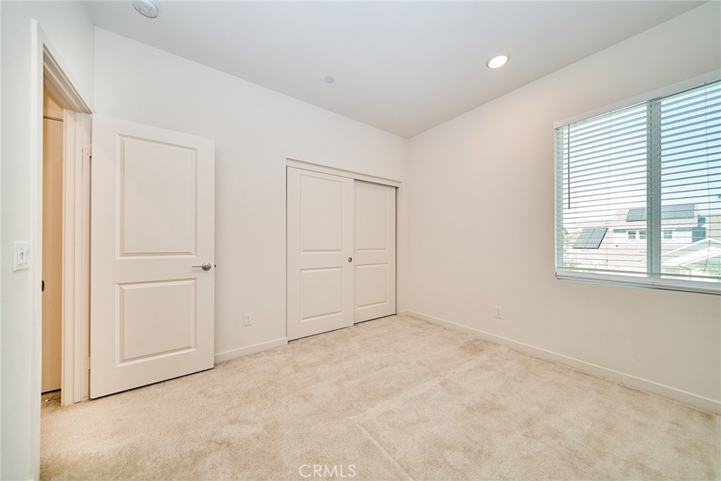 2622 E Embry Lane