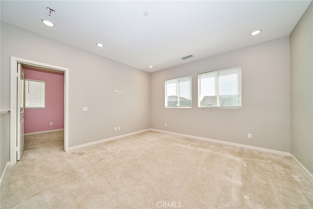 2622 E Embry Lane