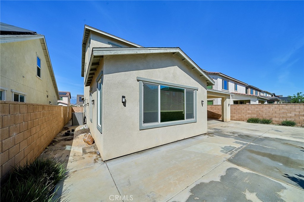2622 E Embry Lane