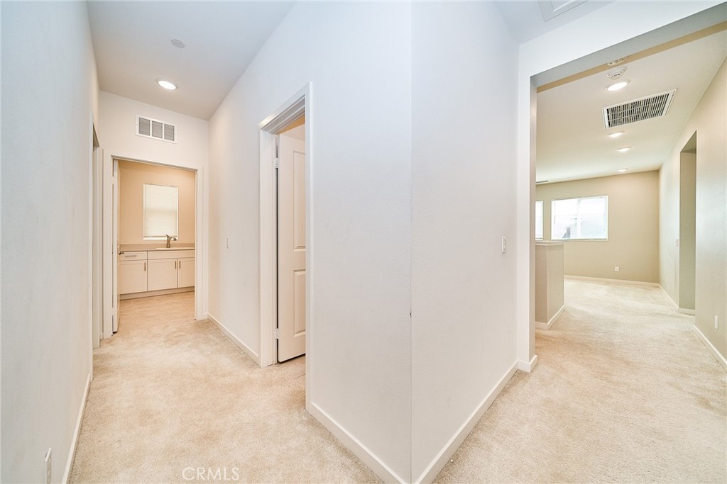 2622 E Embry Lane