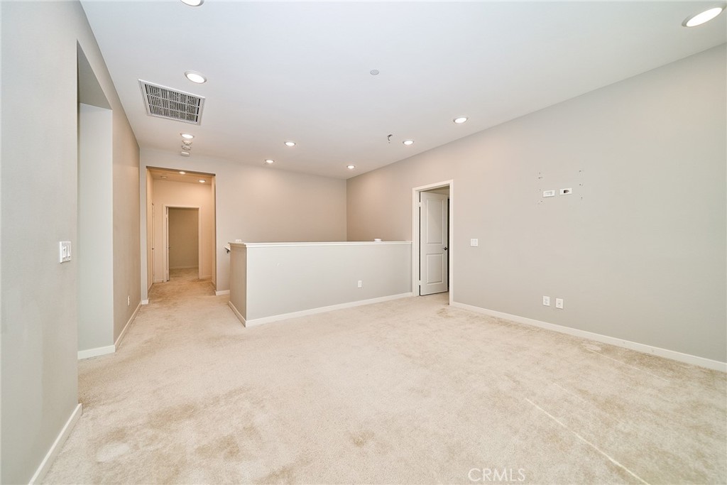 2622 E Embry Lane