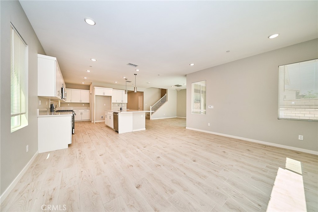 2622 E Embry Lane