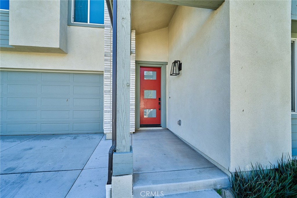 2622 E Embry Lane