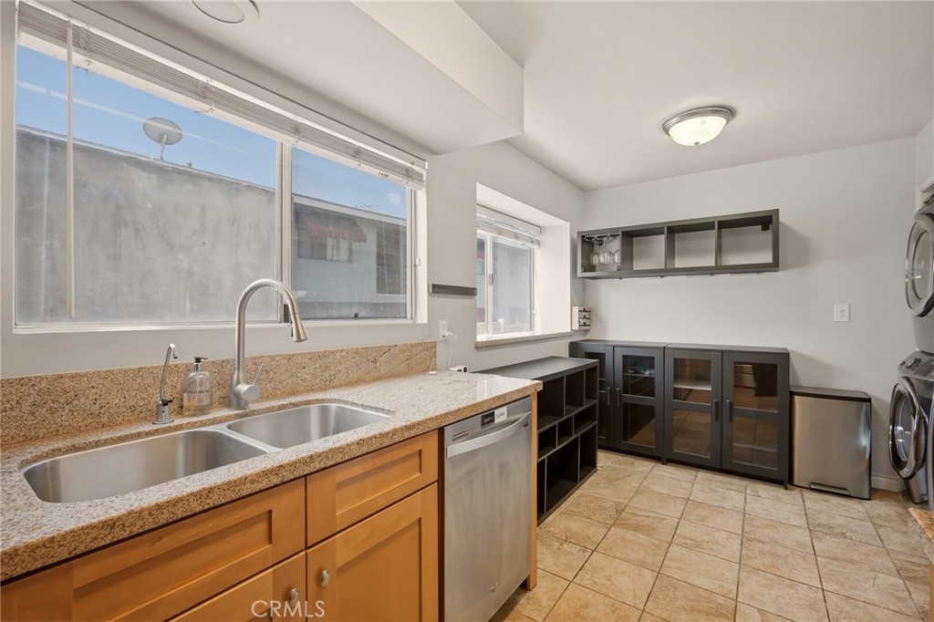 408 N Catalina Avenue 8