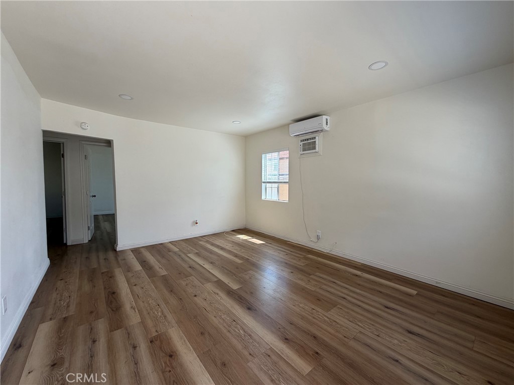 333 1/2 Sefton Avenue