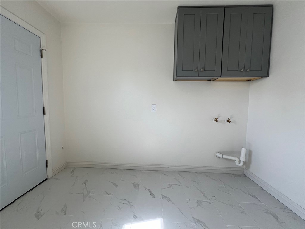 333 1/2 Sefton Avenue