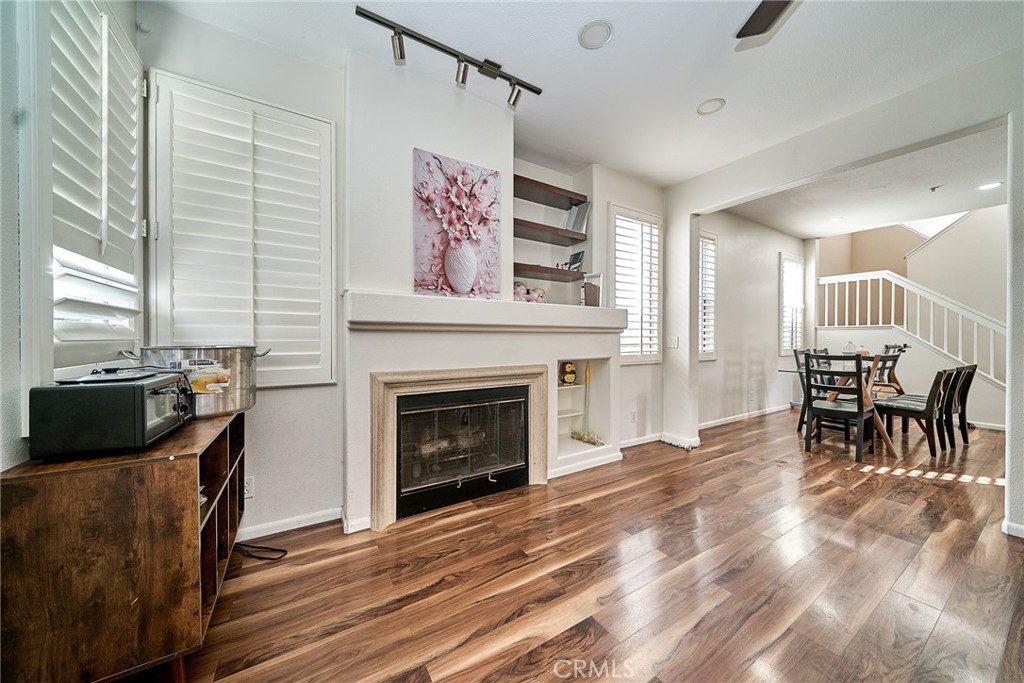 243 seacountry ln