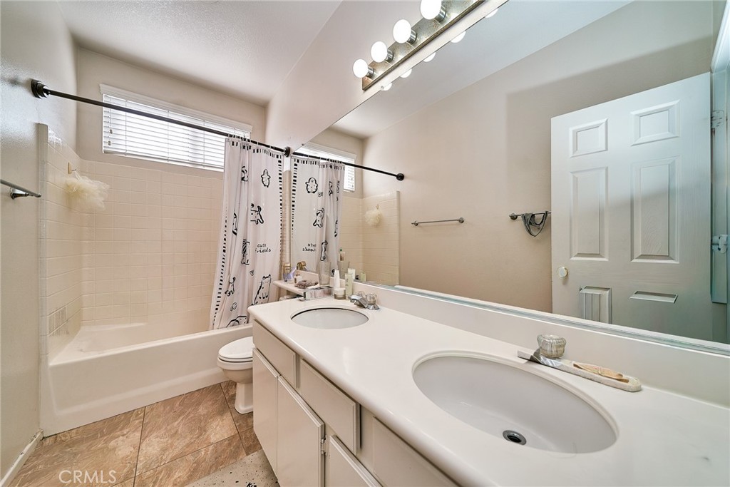 243 seacountry ln