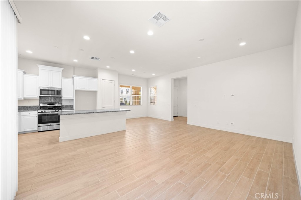 15824 Ellington Way