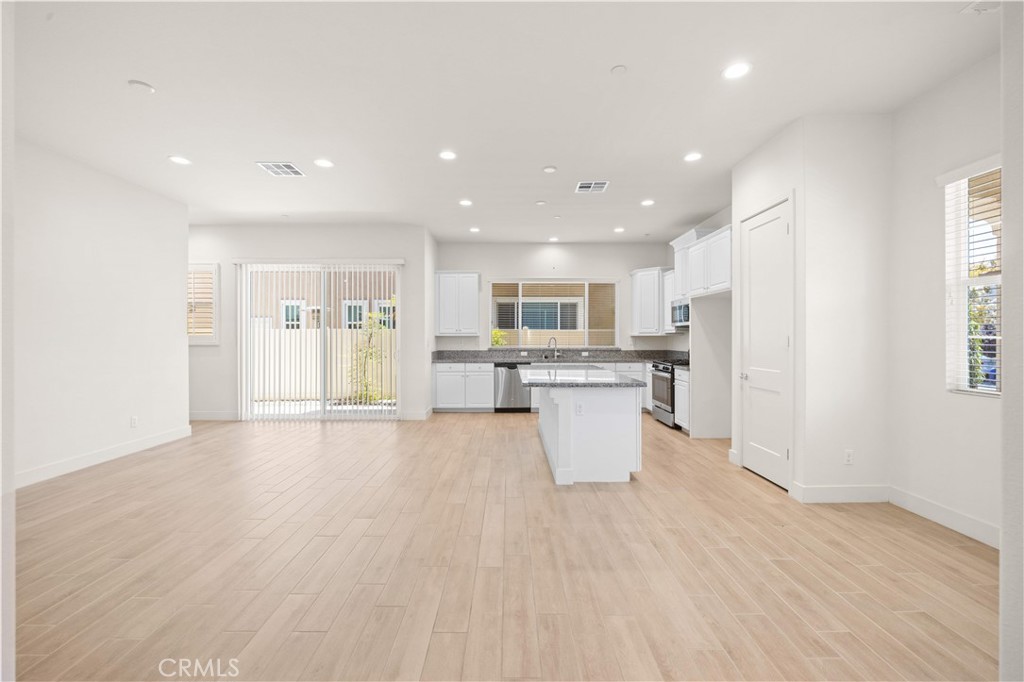 15824 Ellington Way