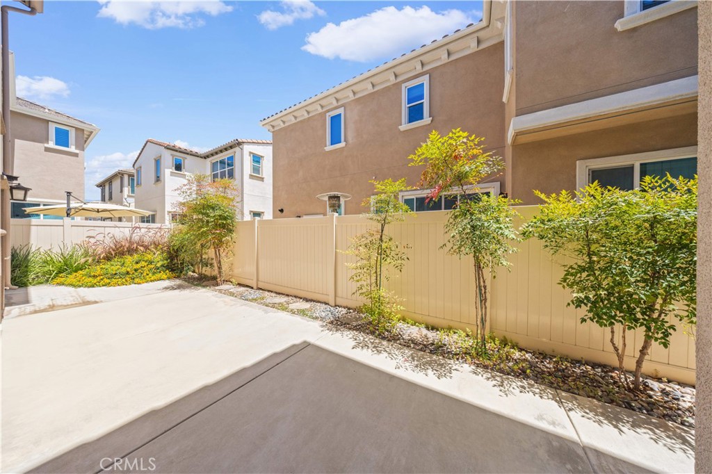 15824 Ellington Way