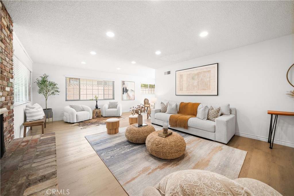 1346 N Shelley