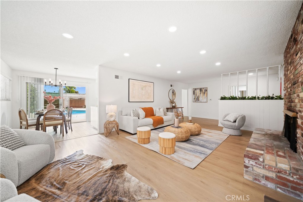 1346 N Shelley