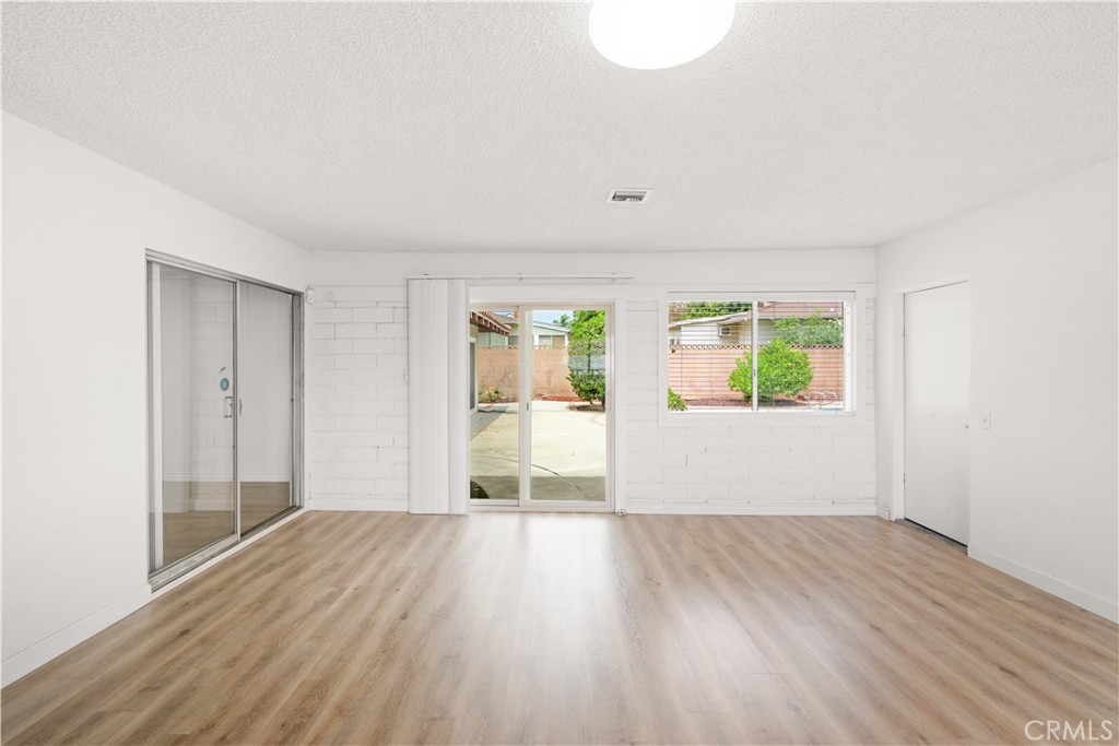 1346 N Shelley