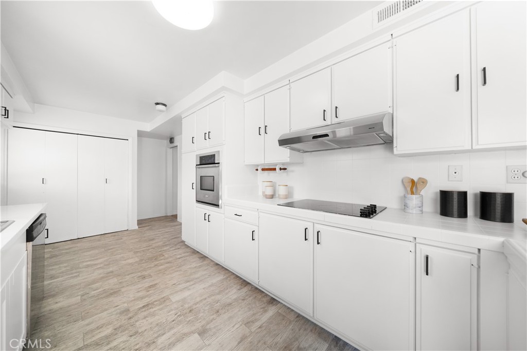1346 N Shelley