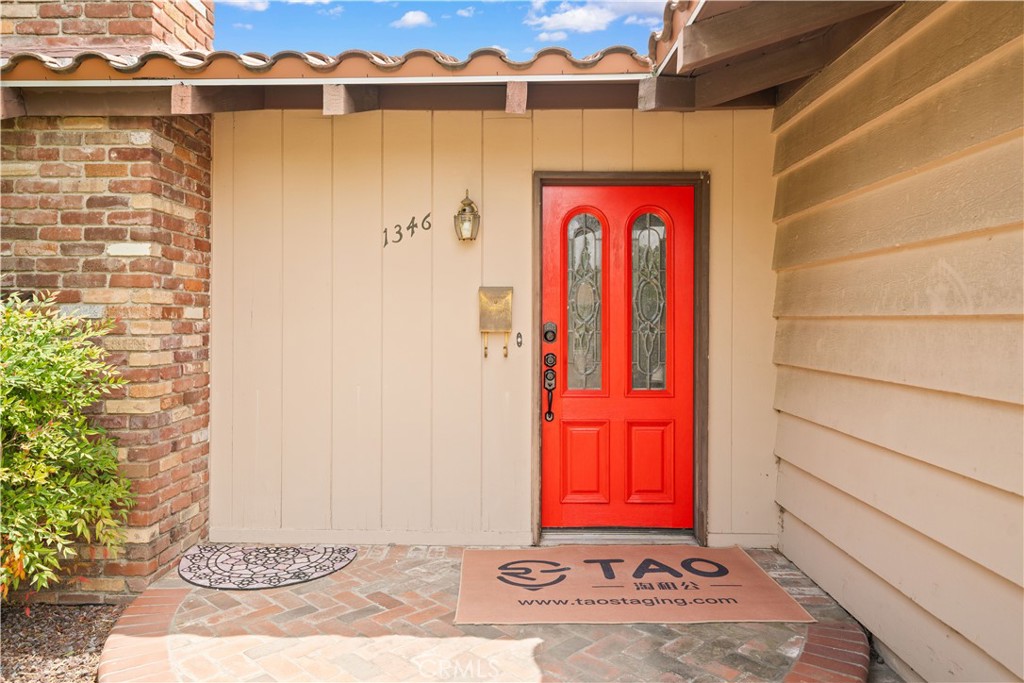 1346 N Shelley