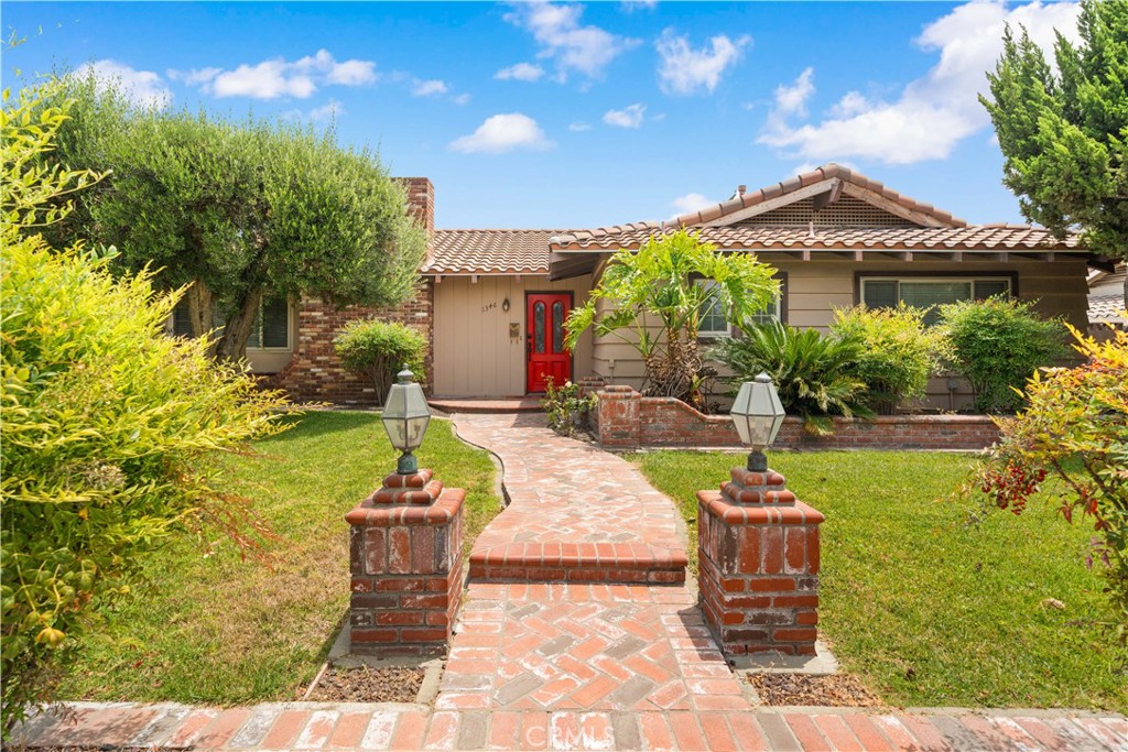 1346 N Shelley