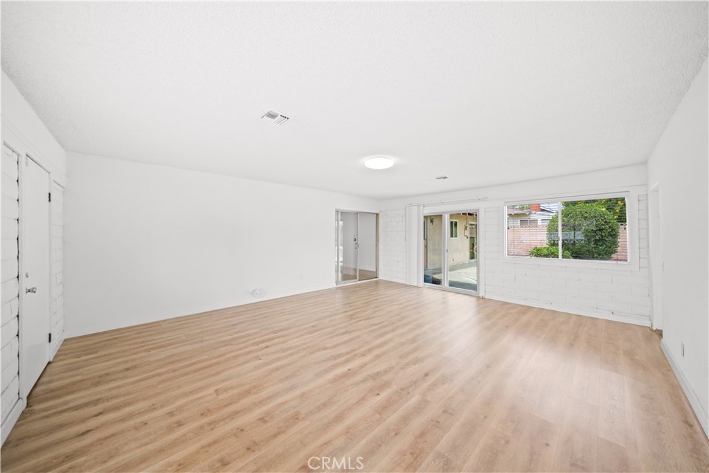1346 N Shelley