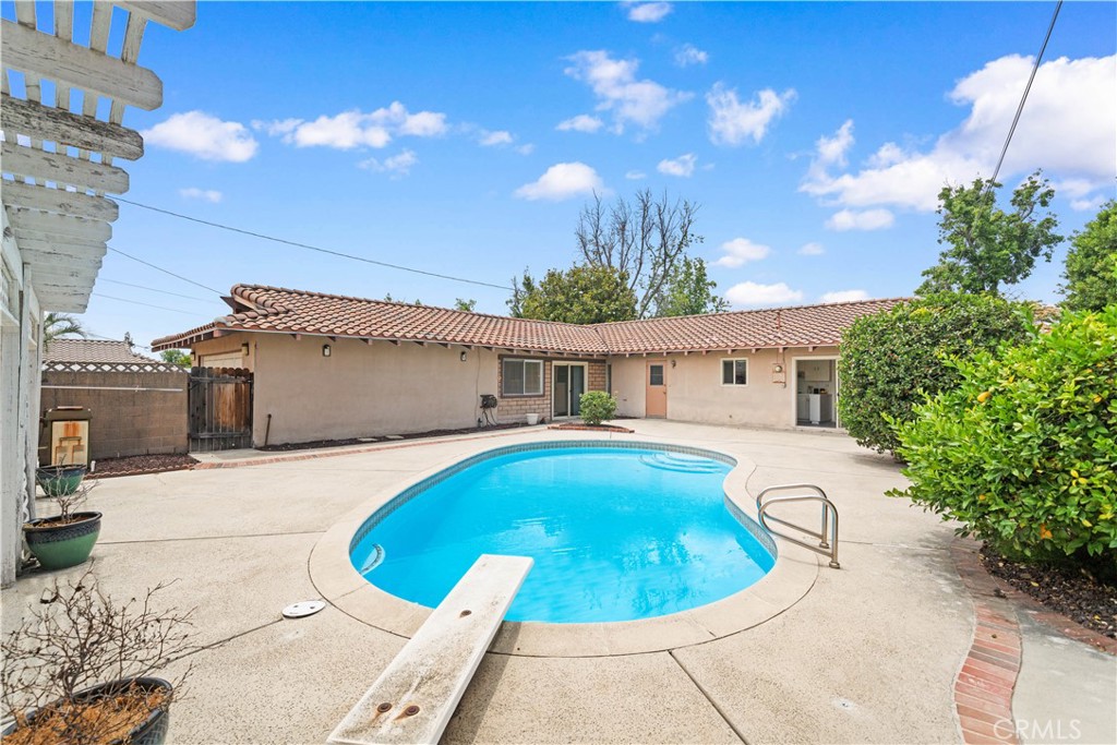 1346 N Shelley