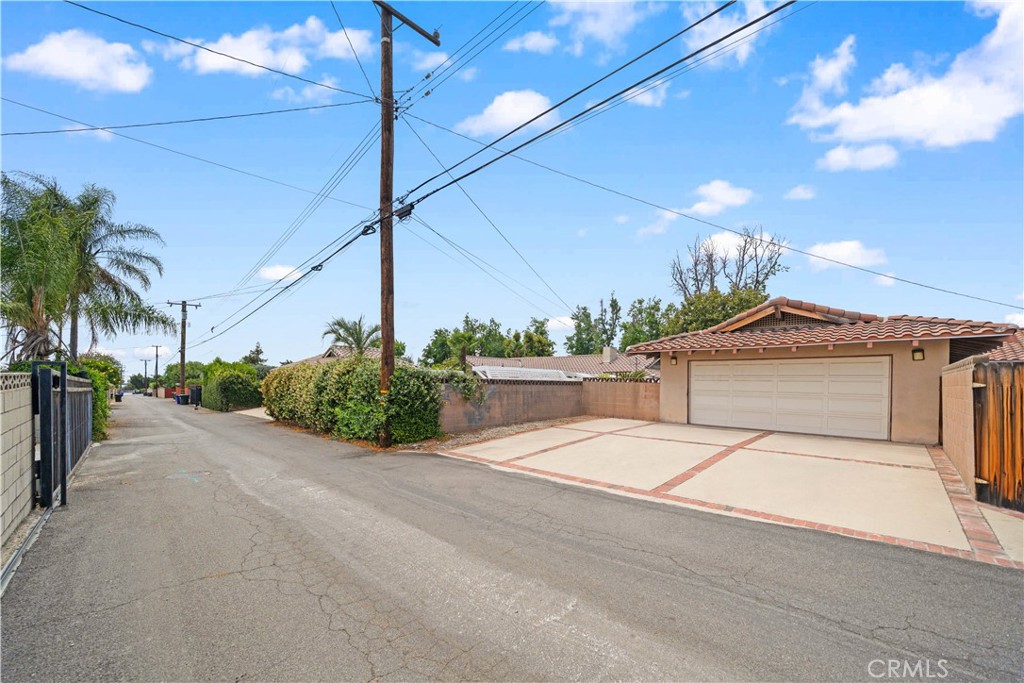 1346 N Shelley