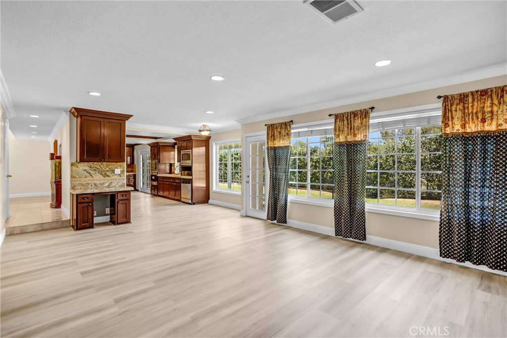 3931 E Lorencita Drive