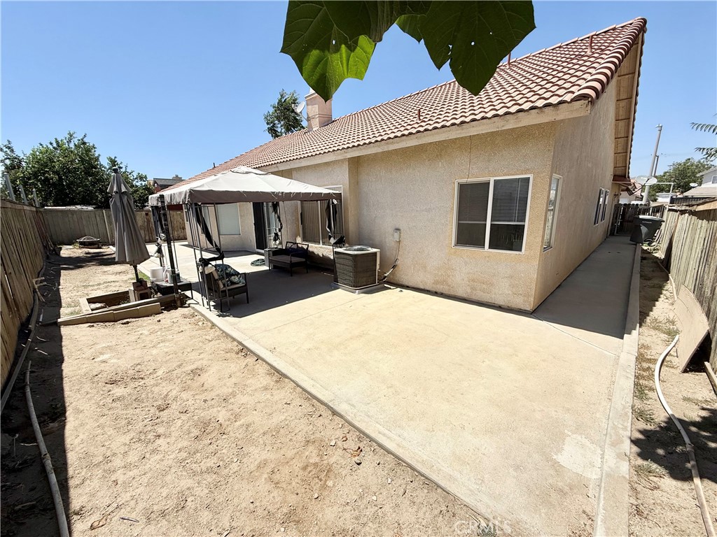 1046 Sycamore
