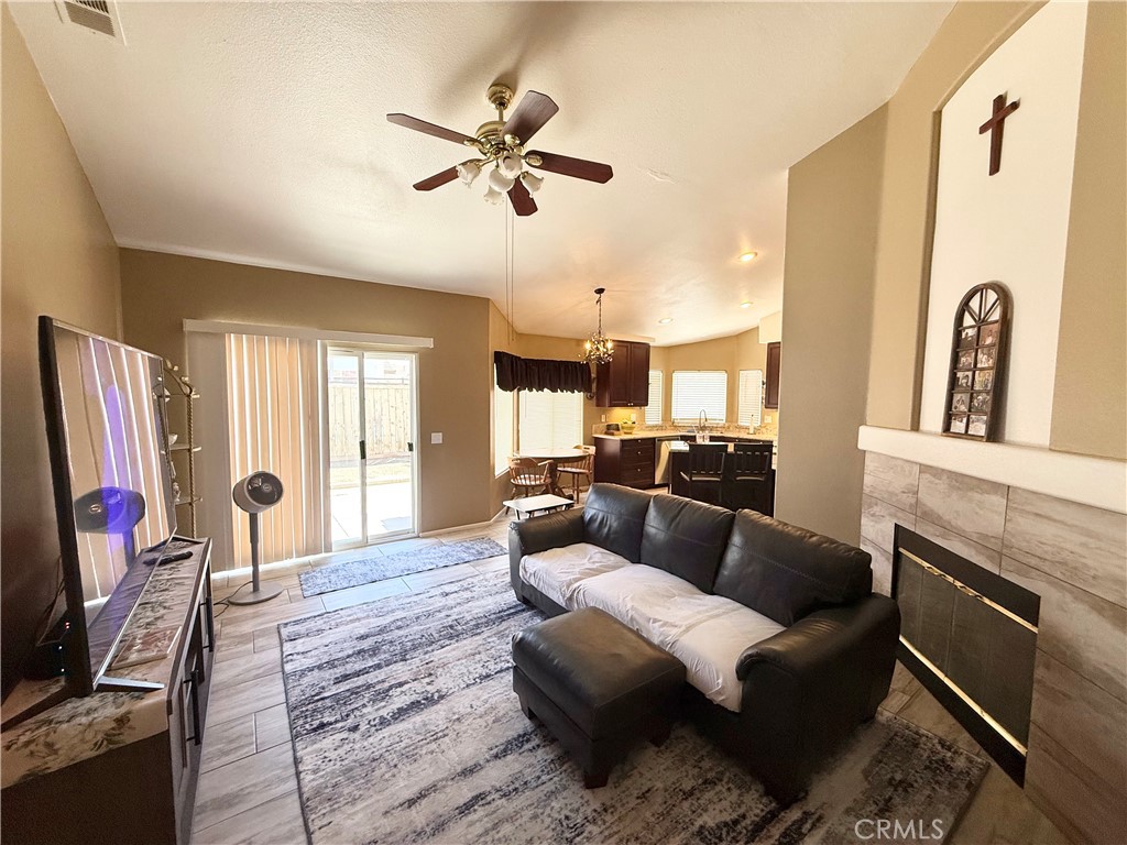 1046 Sycamore