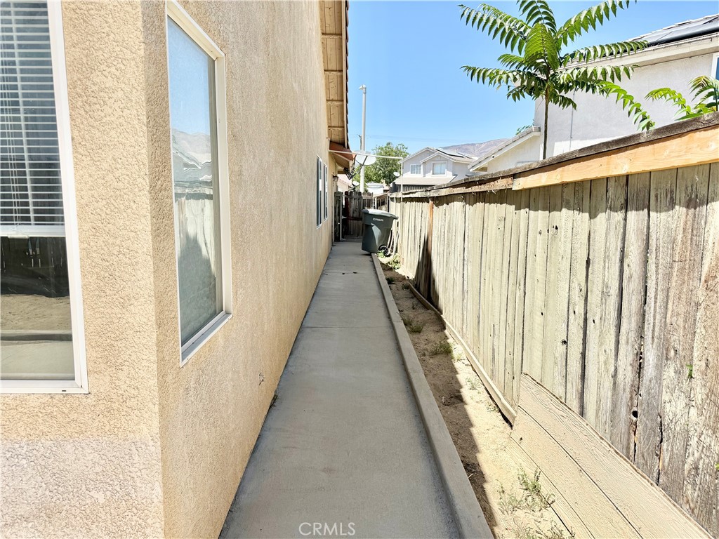 1046 Sycamore