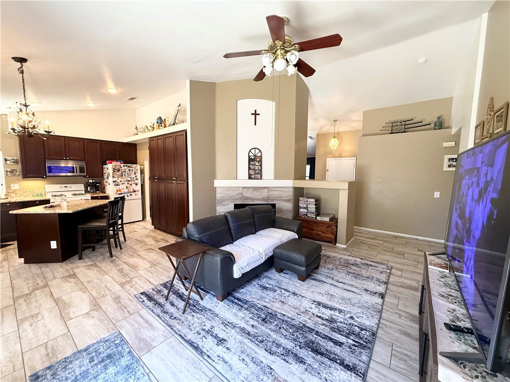 1046 Sycamore