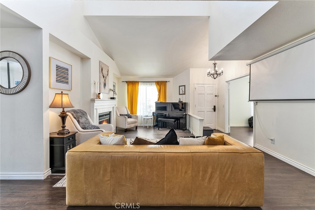919 Bidwell