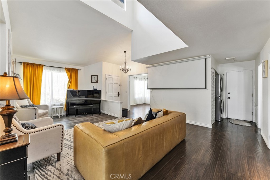 919 Bidwell