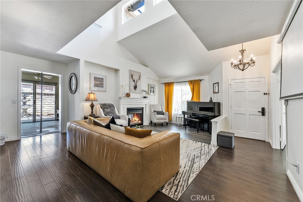 919 Bidwell