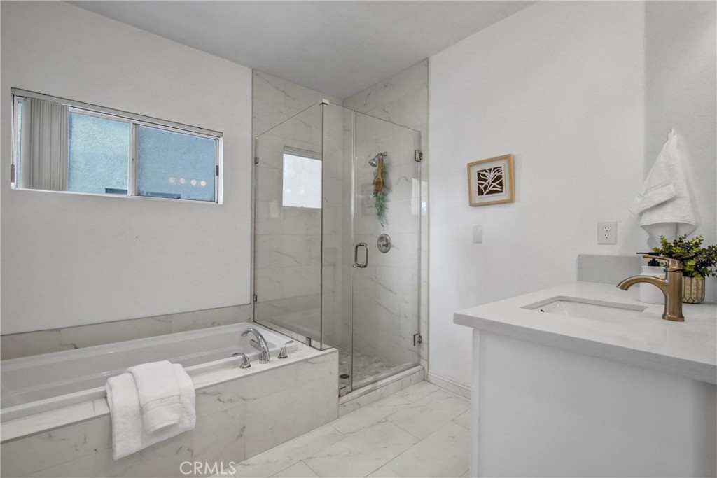 1921 Malcolm Avenue 201
