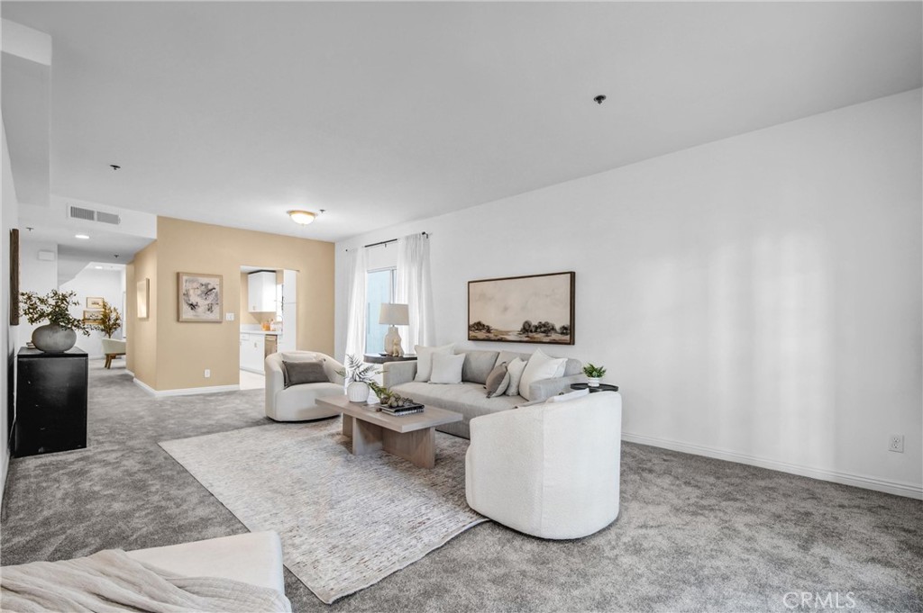 1921 Malcolm Avenue 201