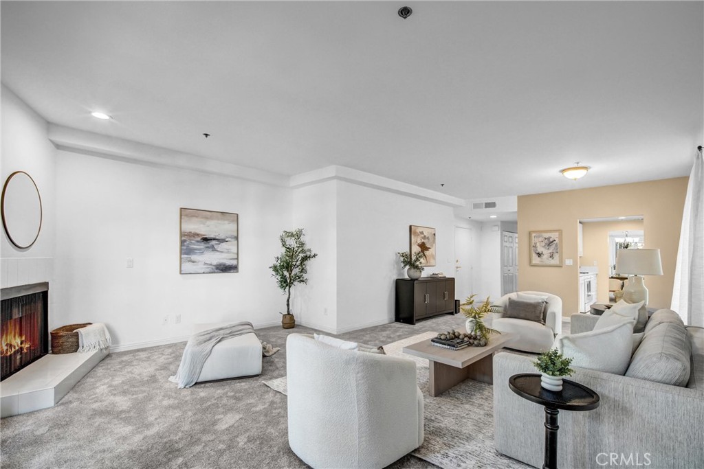 1921 Malcolm Avenue 201