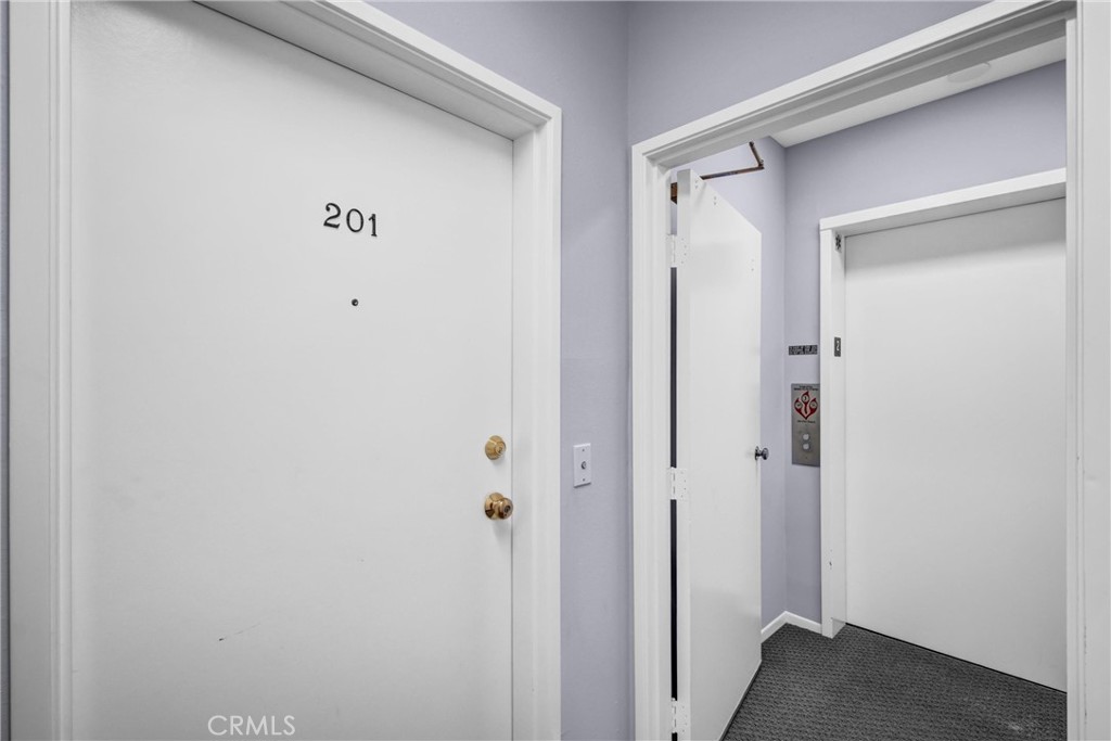 1921 Malcolm Avenue 201