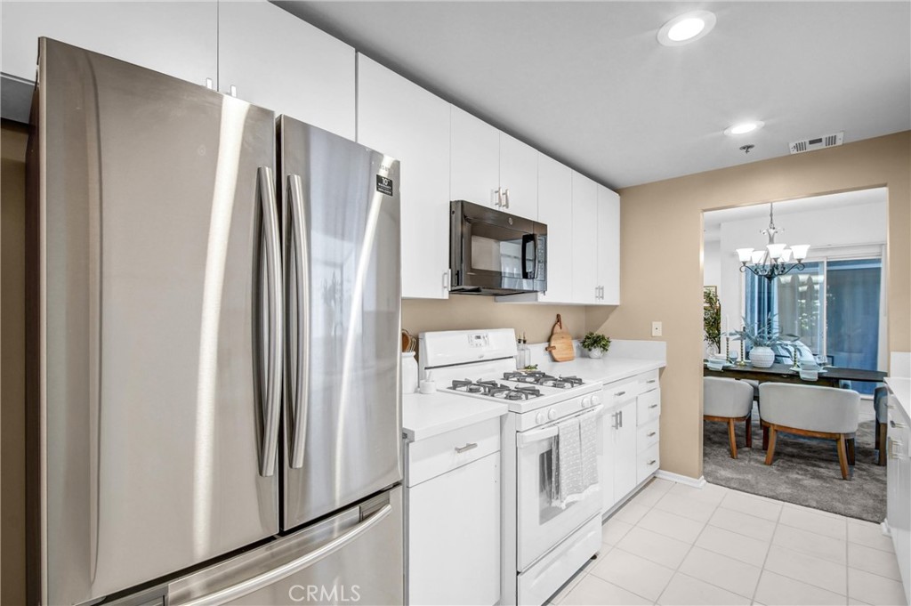 1921 Malcolm Avenue 201