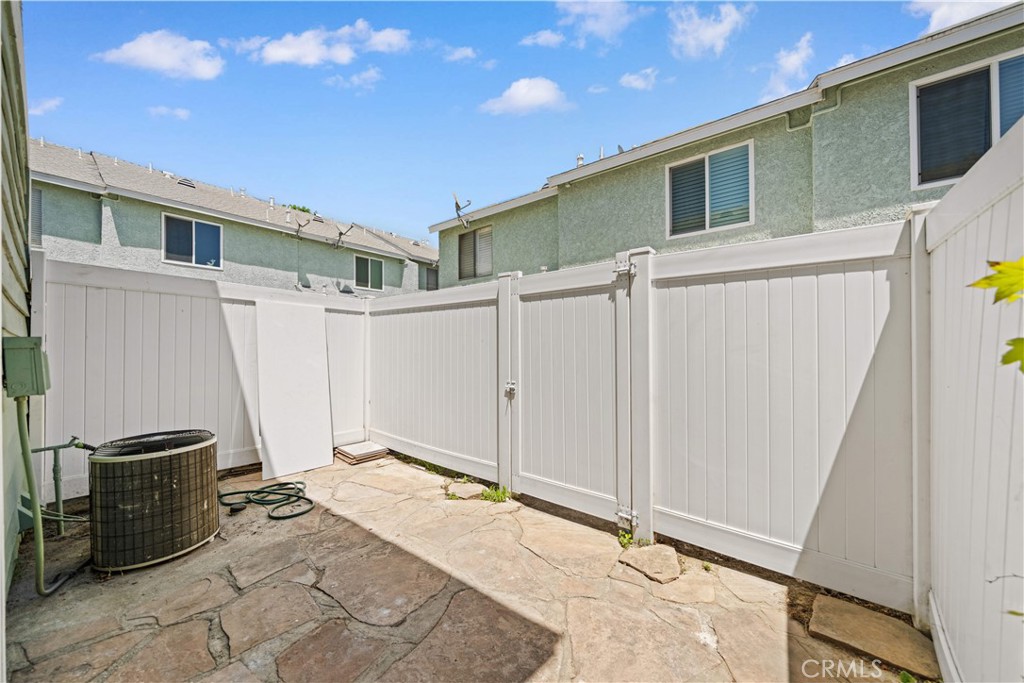 5640 Riverside Drive 32