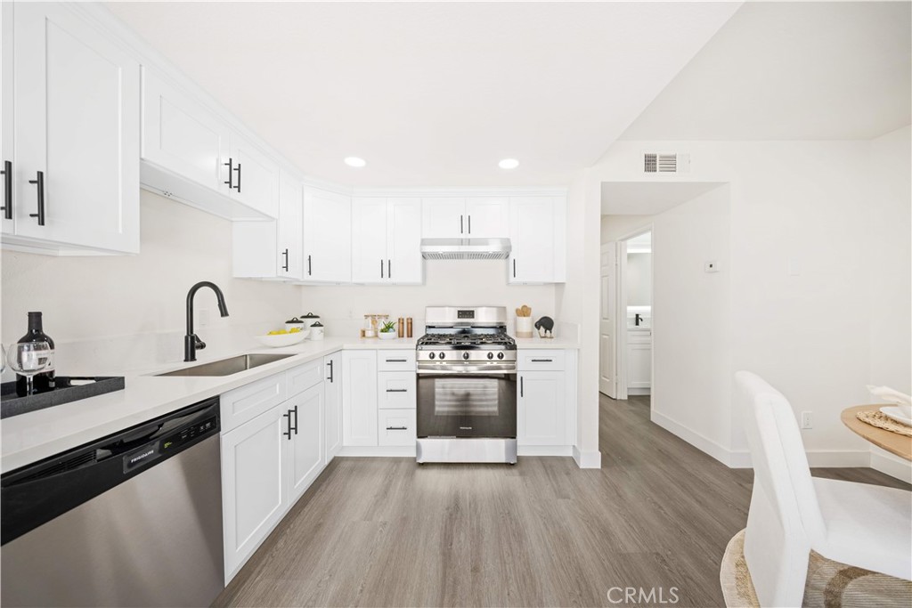5640 Riverside Drive 32