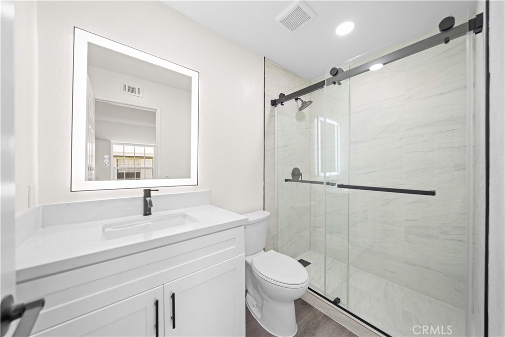 5640 Riverside Drive 32